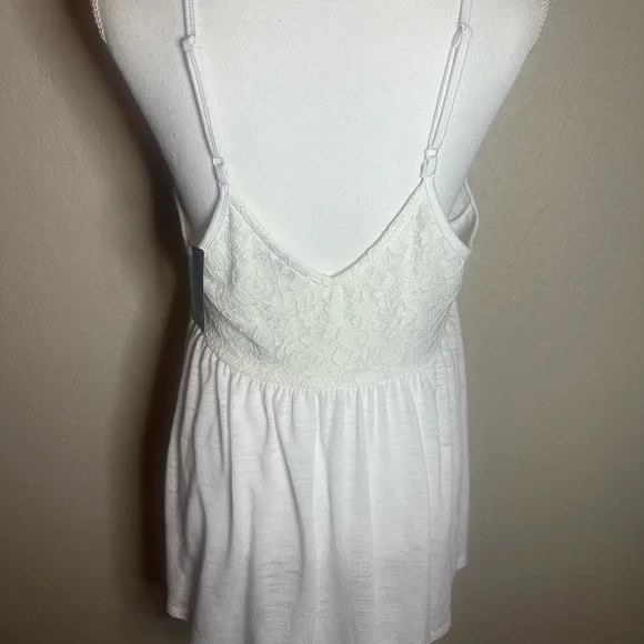 Torrid tank top with lace bodice, adjustable straps size 0-12 - Picture 2 of 4